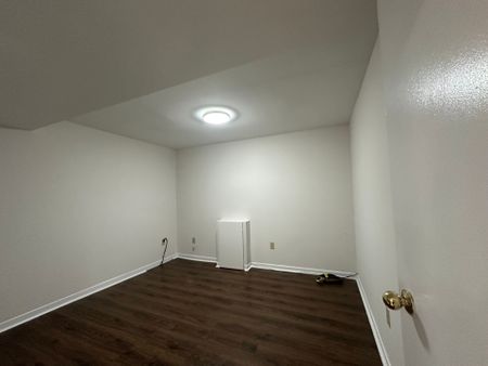 For Lease - 1252 Mont Clair Drive Unit# BSMT, Oakville, Ontario - Photo 2