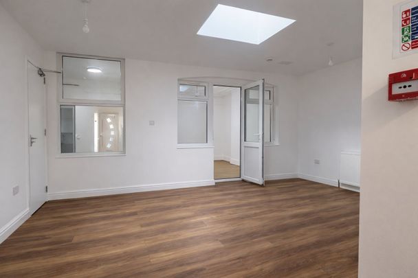 9 Bed End Terrace, Raymead Avenue, CR7 - Photo 1