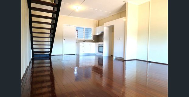 Your Coastal Escape – Modern Townhouse Near the Beach - Photo 1