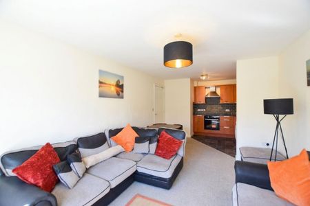 2 bedroom flat to rent - Photo 2
