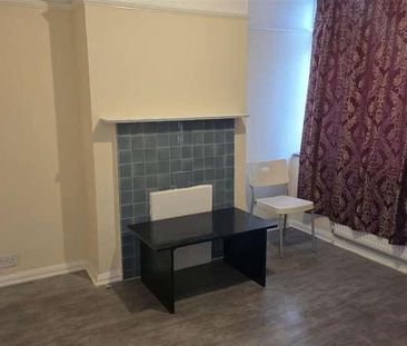 Scotts Road, Southall, UB2 - Photo 3