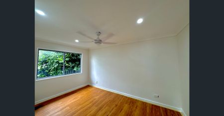 Recently renovated 5-bedroom house in Southport - Photo 4