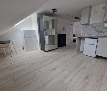 Studio to rent - Photo 2