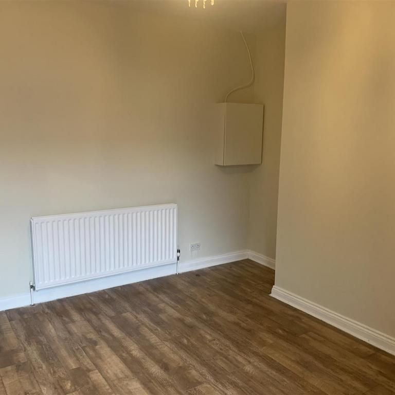 2 bedroom ground floor flat to rent - Photo 1