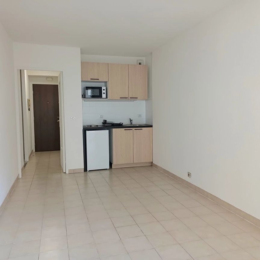Location Appartement 1 pièce 25m² CANNES 06400 - Photo 1