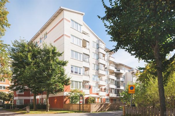 Mjölnerbacken 54 - Photo 1