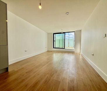 3 bedroom flat to rent - Photo 2