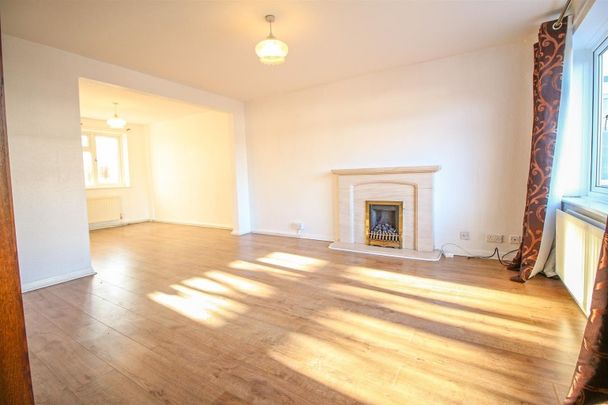 3 Bedroom House - Semi-Detached - Photo 1