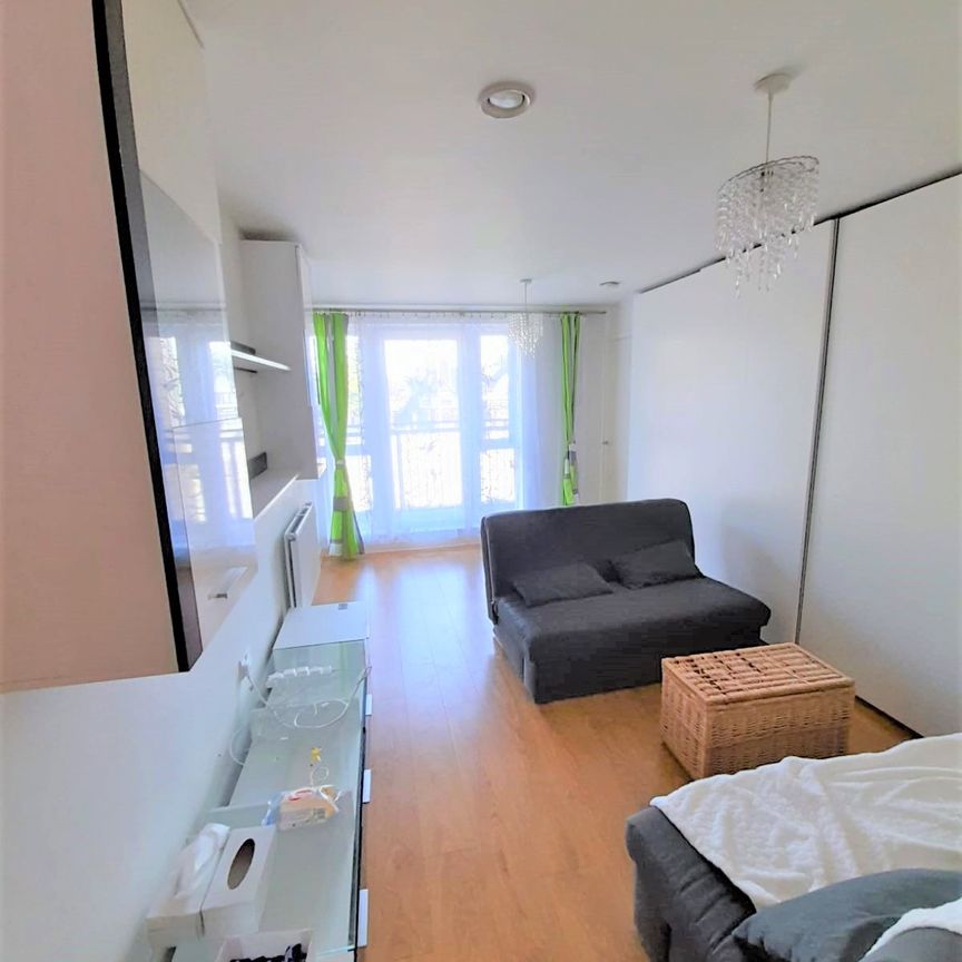 89 Grange Road, Greater London, UB3 - Photo 1