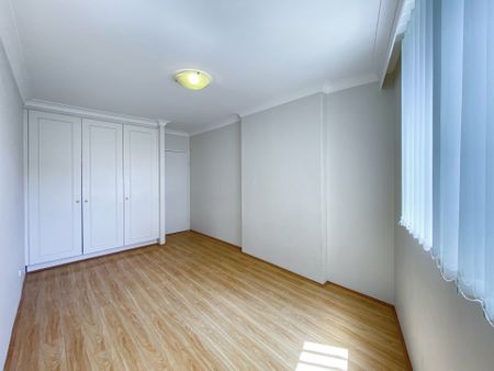 Perfectly Positioned Renovated Apartment! - Photo 5