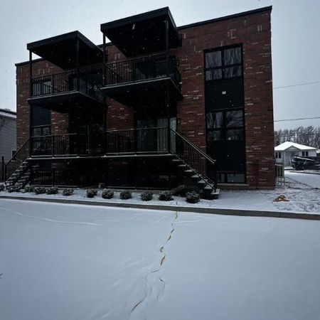 4 1/2 à louer, St-Jean-Sur-Richelieu, construction neuve, borne électrique - Photo 3