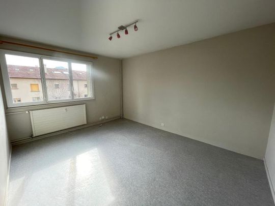 Location Appartement 2 pièces 43m² CHAMALIERES 63400 - Photo 1