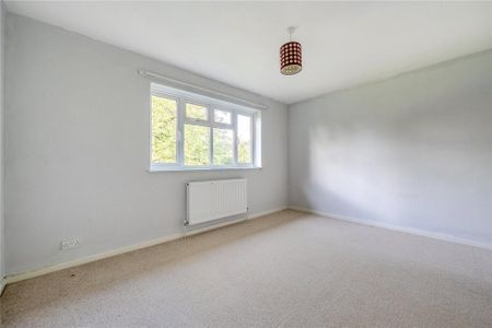 5 bedroom detached house to rent - Photo 2