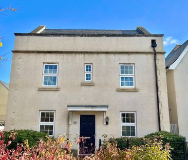 4 bedroom Four Bedroom Detached Property to rent - Photo 1