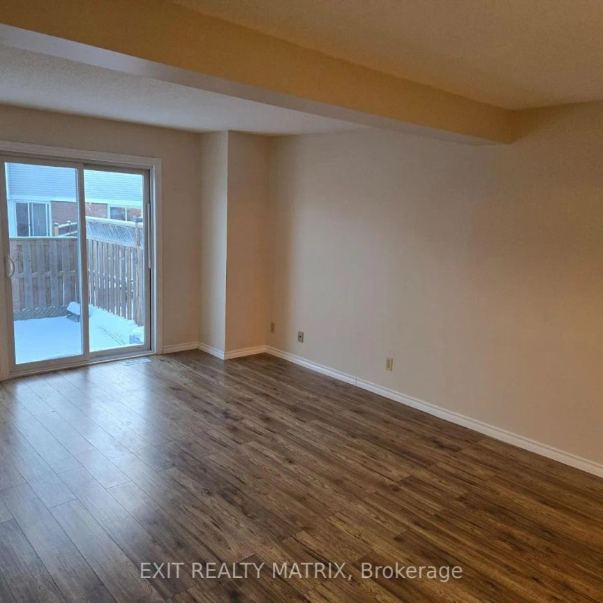 3 BENTBROOK CRESCENT - Photo 1