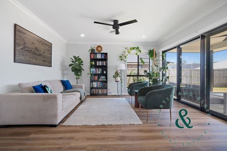 6 Berry Rd, Medowie NSW 2318 - House For Rent | Domain - Photo 2