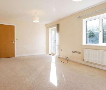 Fraser Row, Fishbourne, PO18 - Photo 1