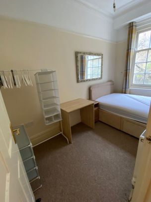 2 Bed Flat, Hotwell Road, BS8 - Photo 1