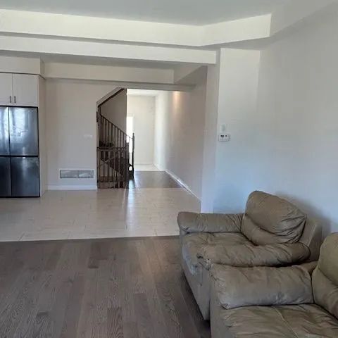 Condo Townhouse For Lease | S9036713 - Photo 1