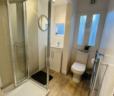 BEDROOM 3 – LARGE DOUBLE - Photo 4