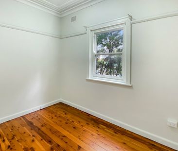 Renovated 2 Bedroom Apartment in Burwood! - Photo 6