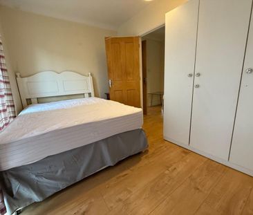 4 bedroom semi-detached house to rent - Photo 6