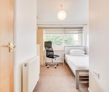 6 bedroom house to rent - Photo 4