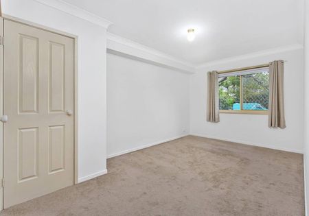 Seaside Manor - just a stones throw to Surf Beach! - Photo 2