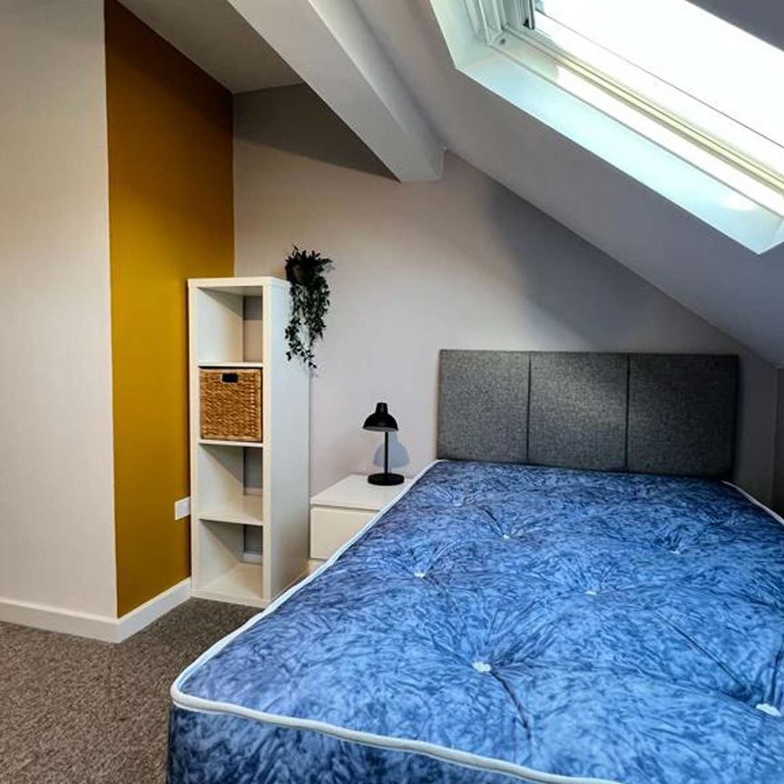 6 Bed Student House, Available for 24/25 Academic Year! - Photo 2