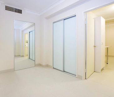 Perfectly Nestled In The Inner East's Vibrant Entertainment Hub - Photo 1