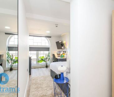 4 bed Apartment for Rent - Photo 6