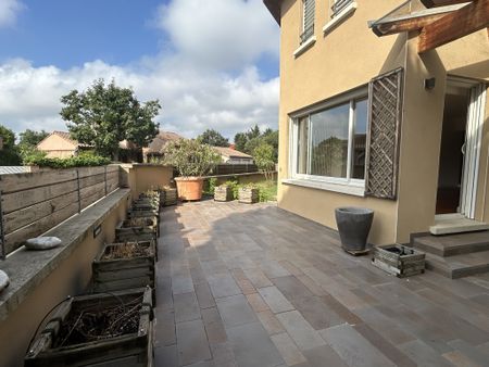 Location Maison 7 pièces 193m² BLAGNAC 31700 - Photo 4