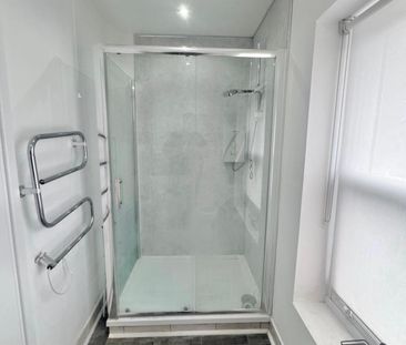 17 Wellington Road, WF13 - Photo 1