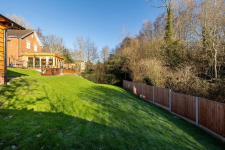 4 bedroom detached house to rent - Photo 2