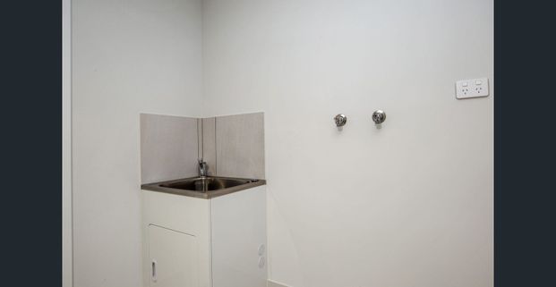 MODERN 3 BEDROOM HOME IN THE HEART OF PIMPAMA - Photo 1