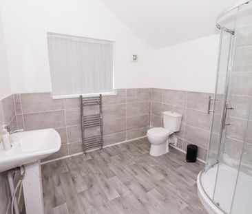 4 bedroom House To Let Total Size: 1077 SQ FT - Photo 6