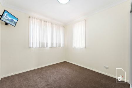 Spacious Townhouse In Prime Fairy Meadow Location - Photo 3