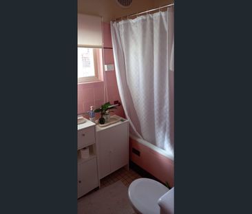 CHARMING FAMILY HOME - Photo 6