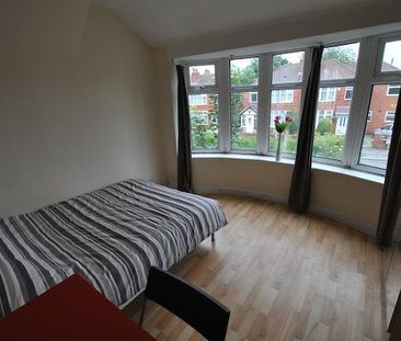 8 bedroom semi-detached house to rent - Photo 3