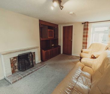 3 Bed Semi-detached House - Photo 1