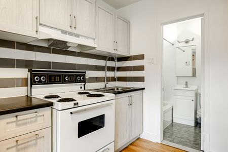 539 Prince-Arthur west - Photo 2