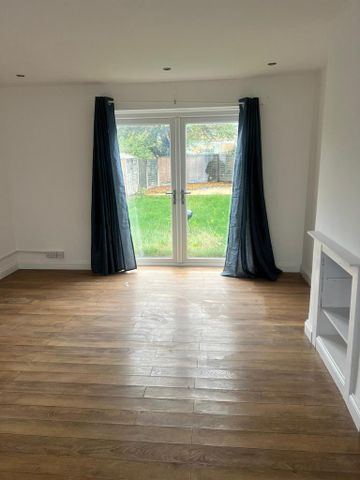 3 bedroom detached house to rent - Photo 2