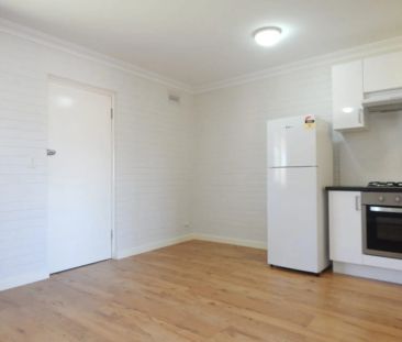 Stunning 1x1 Apartment in Leafy Mosman Park - Photo 2