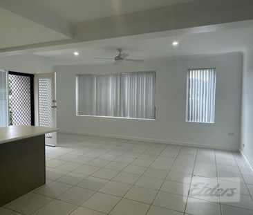 Spacious Unit - Photo 5