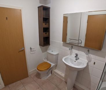 2 bedroom flat to rent - Photo 4
