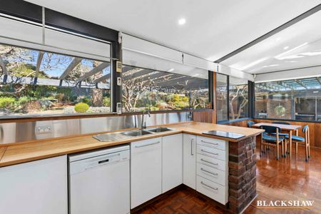 Three Bedroom Home With Beautiful Landscaped Gardens - Photo 3