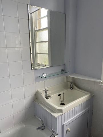 4 bedroom semi-detached house to rent - Photo 2