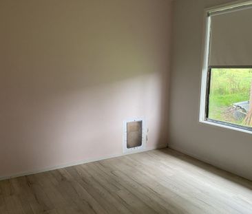 Farm House - Photo 3
