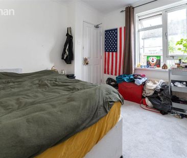 4 bedroom semi-detached house to rent - Photo 3