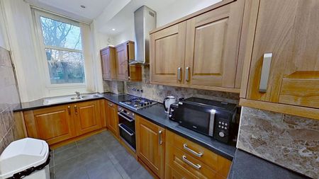 3 bedroom apartment to rent - Photo 4